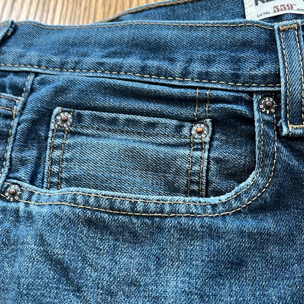 Levi’s 559 Relaxed Straight jeans. Excellent used condition. Will be a staple! - Picture 7 of 7